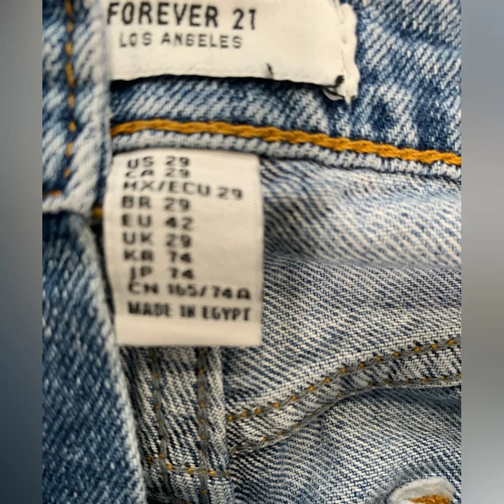 Distressed Blue Denim Jeans forever 21 woman’s size 29